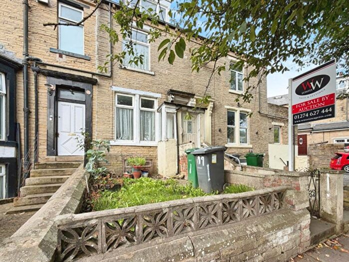4 Bedroom Terraced House For Sale In Undercliffe Street Bradford, BD3