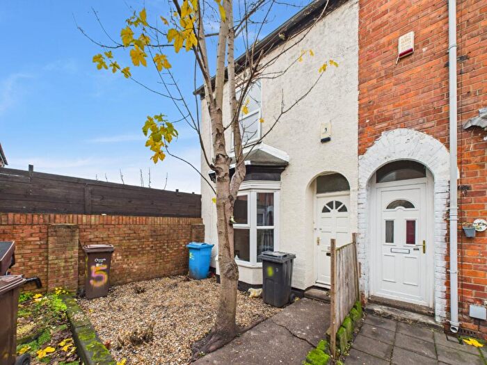 2 Bedroom Semi Detached House For Sale In Dudley Avenue, Mayfield Street, Hull, HU3