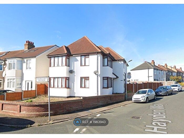 1 Bedroom Flat To Rent In Hayden Way, Romford, RM5