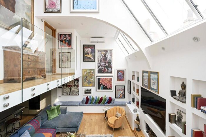 3 Bedroom Apartment To Rent In Gunter Grove, London, SW10