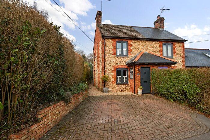2 Bedroom Semi-Detached House For Sale In Middle Bourne Lane, Farnham, GU10