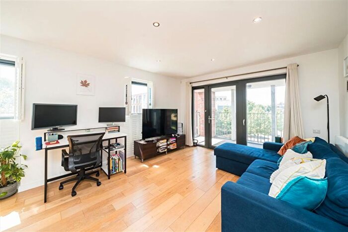 1 Bedroom Flat For Sale In Akerman Road, Oval, SW9
