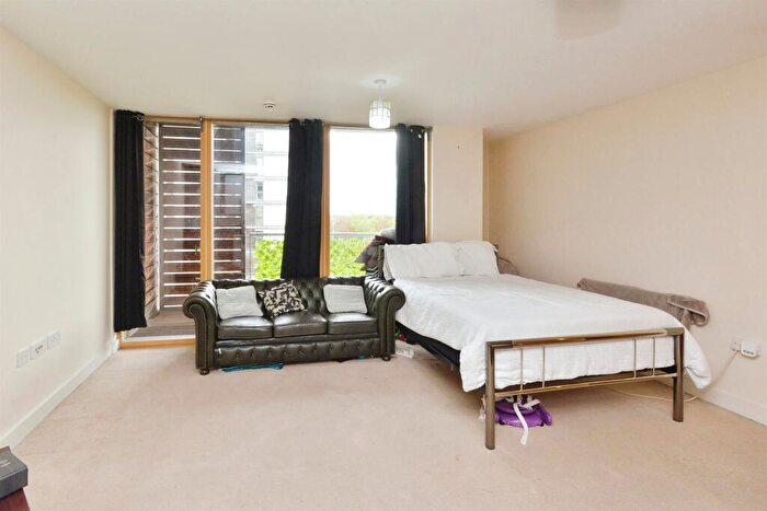 1 Bedroom Apartment For Sale In South Row, Milton Keynes, MK9