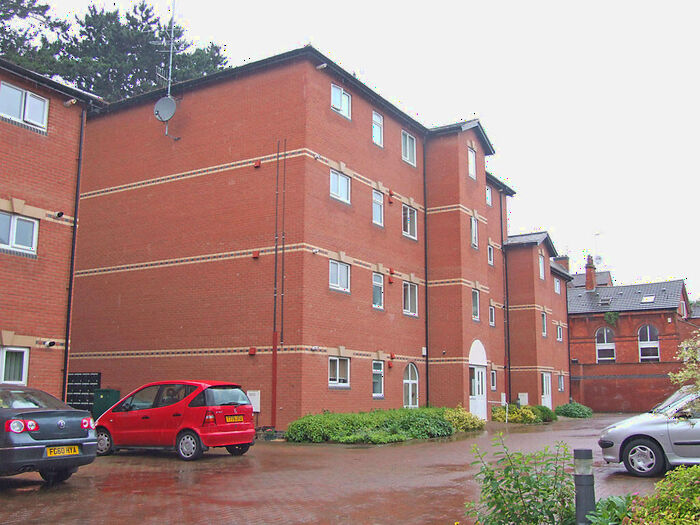 3 Bedroom Apartment To Rent In Midland Road, Wellingborough, NN8