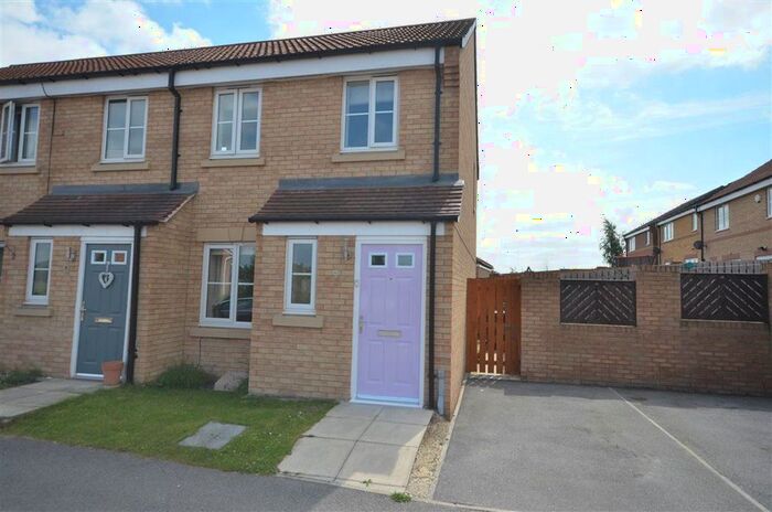 2 Bedroom Town House To Rent In Lavender Mews, Castleford, WF10