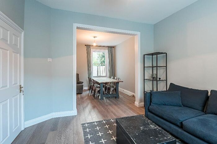 5 Bedroom Terraced House To Rent In Kitson Road, SE5