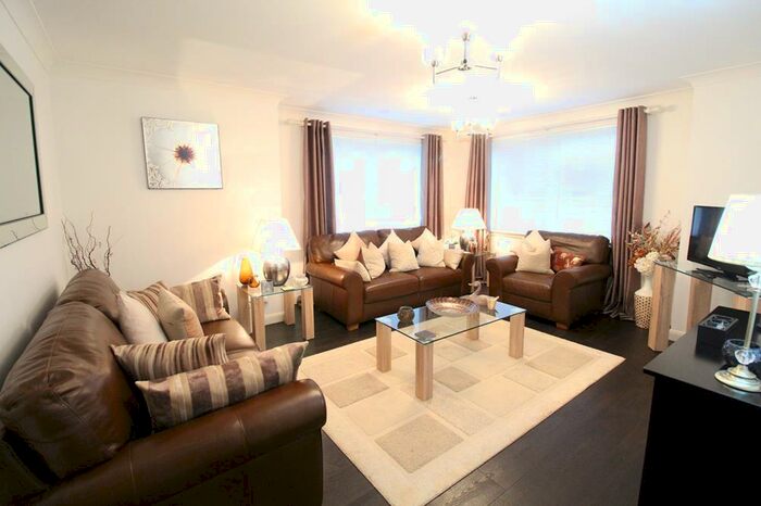 3 Bedroom Flat To Rent In Mackie Place, Elrick, AB32