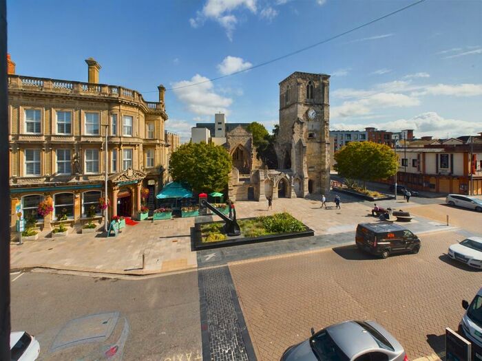 1 Bedroom Flat To Rent In High Street, Southampton, SO14