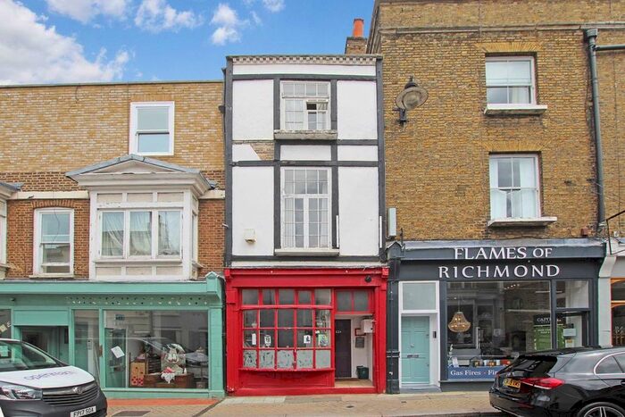 2 Bedroom Flat To Rent In Richmond Hill, Richmond, TW10