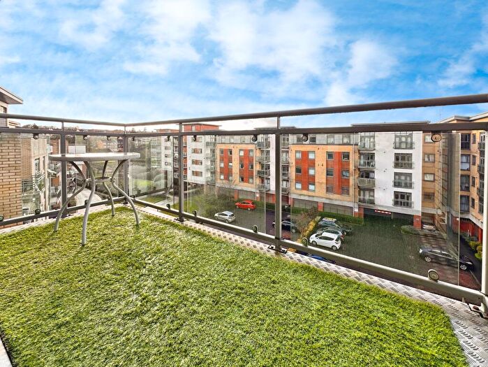 2 Bedroom Flat For Sale In Hart Street, Maidstone, ME16