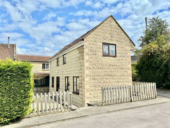 3 Bedroom House To Rent In Twerton Farm Close, Bath, BA2