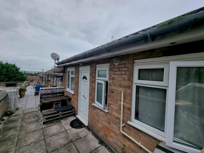 2 Bedroom Flat To Rent In Woodlands Parade, Woodlands Road, Ditton, Aylesford, Kent, ME20