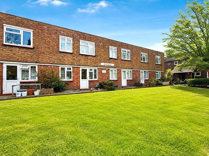 Studio For Sale In Watsons Street, London, SE8