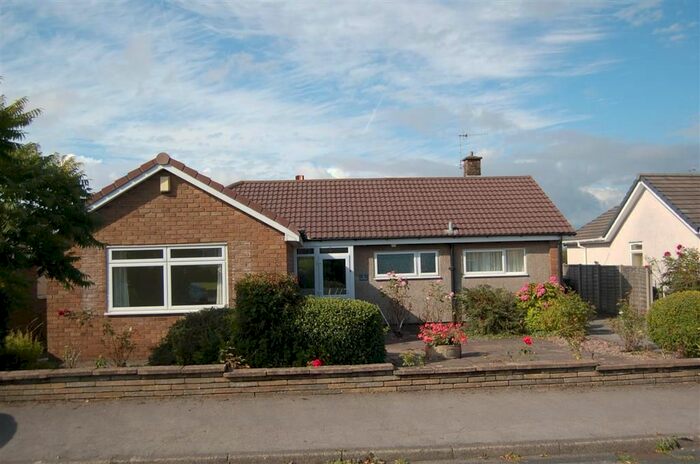 3 Bedroom Bungalow To Rent In Peacock Crescent, Hest Bank, Lancaster LA2