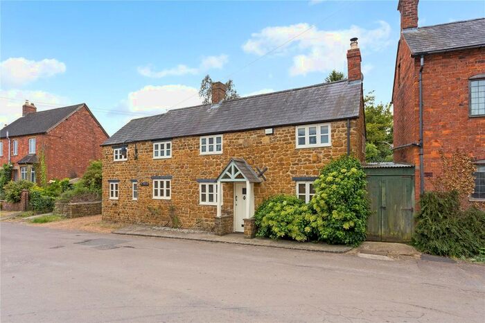 3 Bedroom Detached House For Sale In Little Bourton, Banbury, OX17