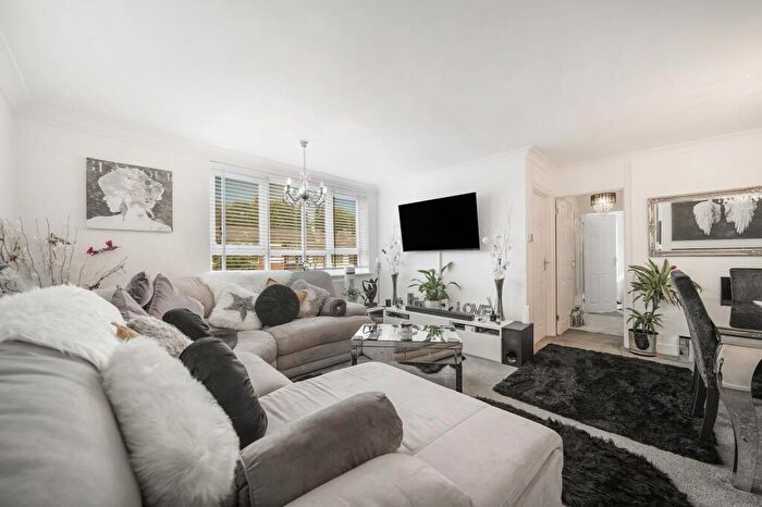 1 Bedroom Maisonette For Sale In Lennox Gardens, Croydon, CR0