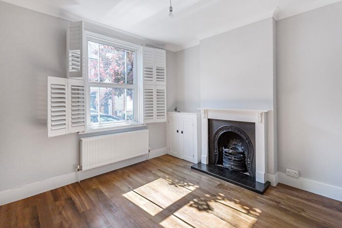 3 Bedroom End Of Terrace House To Rent In Ref: Gf - Norbury Road, Reigate, RH2