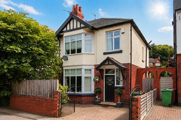 3 Bedroom Semi-Detached House For Sale In Park Avenue, Castleford, WF10