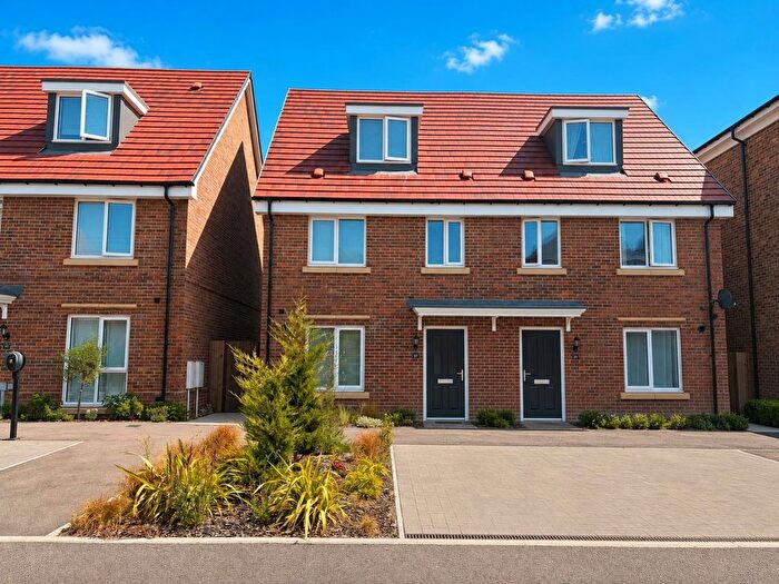 3 Bedroom Town House For Sale In Heatherwood Road, Ascot, Berkshire, SL5