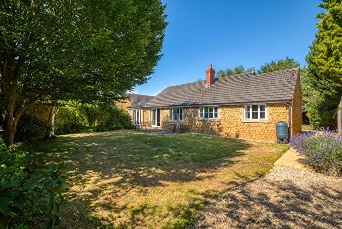 4 Bedroom Bungalow For Sale In Alma Field, Castle Cary, BA7