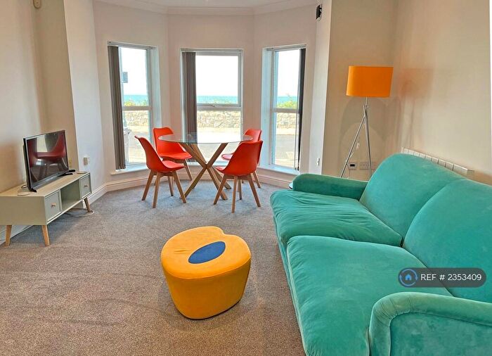 2 Bedroom Flat To Rent In Royal Esplanade, Margate, CT9