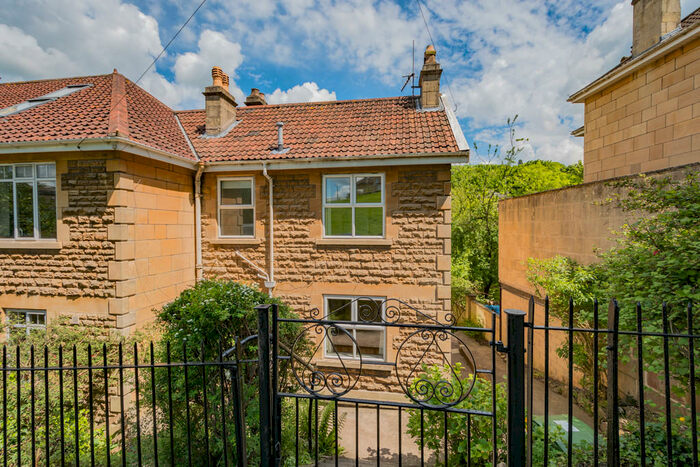 2 Bedroom Semi-Detached House To Rent In Horseshoe Walk, BA2