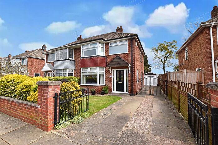 3 Bedroom Semi-Detached House For Sale In Brookfield Road, Scartho, DN33