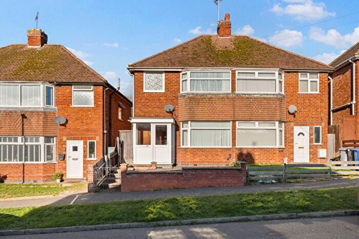 3 Bedroom Semi Detached House For Sale In Belvedere Road, Kettering, NN15