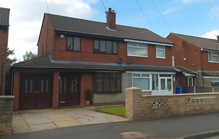 3 Bedroom Semi-Detached House For Sale In Jacobsen Avenue, Hyde, Greater Manchester, SK14