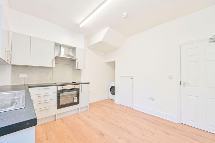 5 Bedroom Flat To Rent In Wembley, Wembley Park, HA9