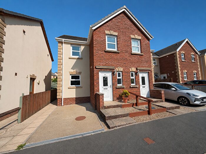 3 Bedroom Semi-Detached House For Sale In Maes Abaty, Whitland, Carmarthenshire, SA34