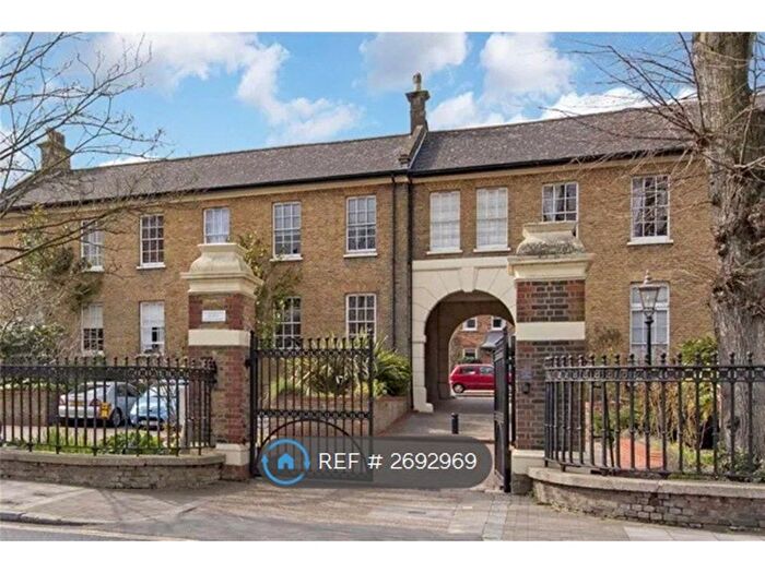 1 Bedroom Flat To Rent In West Norwood, London, SE27