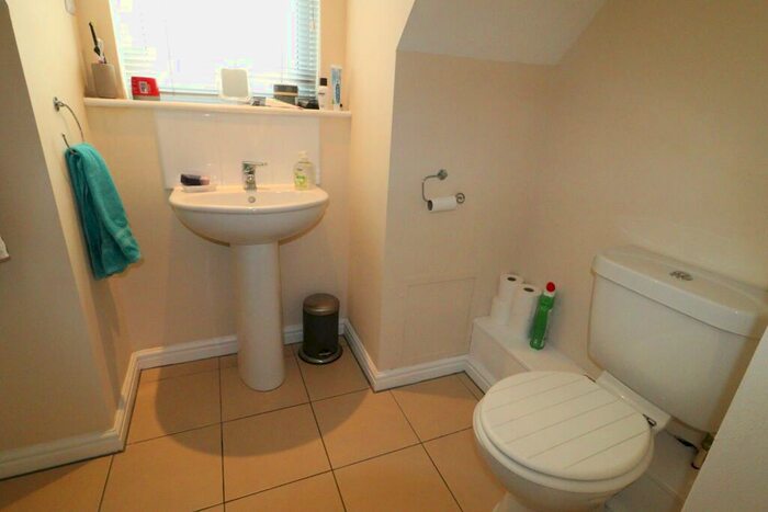 1 Bedroom Flat For Sale In Holland Close, Loughborough, LE11