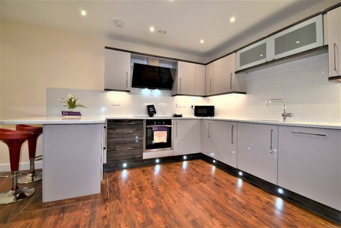 2 Bedroom Apartment To Rent In Ecco, S11