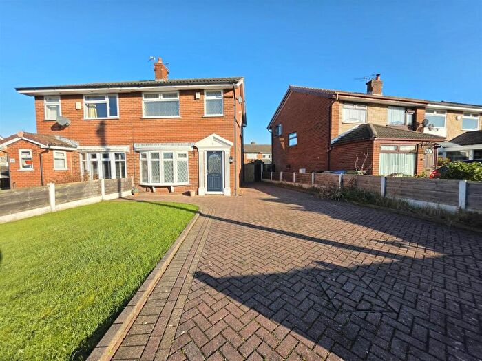 3 Bedroom Semi-Detached House For Sale In Arundel Avenue, Urmston, M41