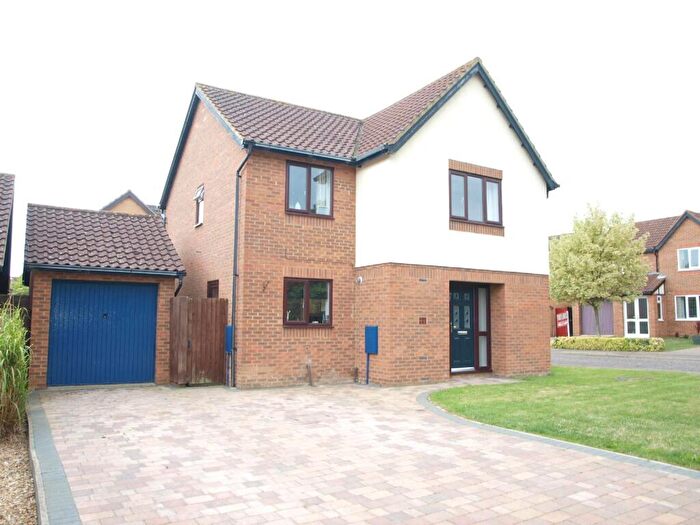 4 Bedroom House To Rent In Sparrowhawk Way, Hartford, PE29