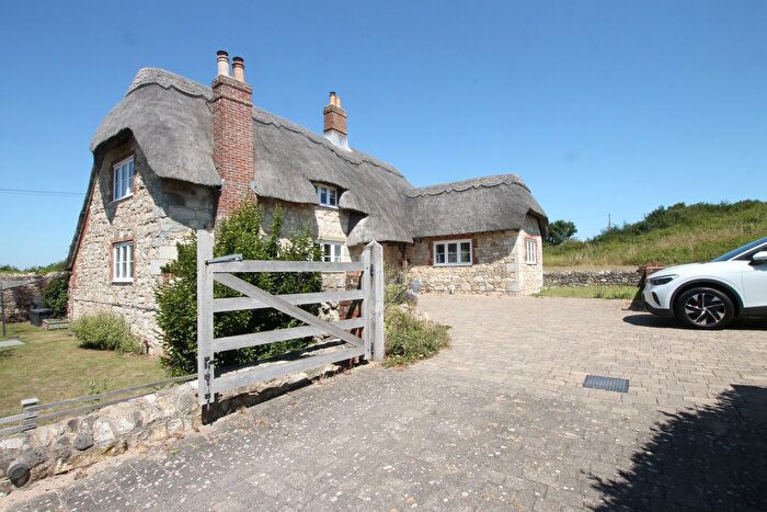 3 Bedroom Farmhouse To Rent In Sandown Road, Bembridge, PO35