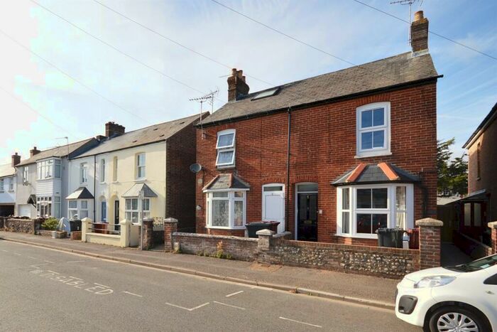2 Bedroom House To Rent In Melbourne Road, Chichester, PO19