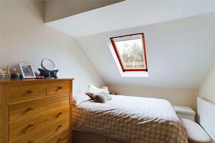 1 Bedroom Flat For Sale In Northcott, Hanworth, Bracknell, Berkshire, RG12