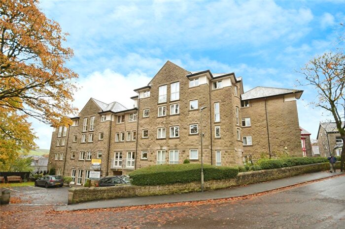 1 Bedroom Flat For Sale In Haddon Court, Buxton, SK17
