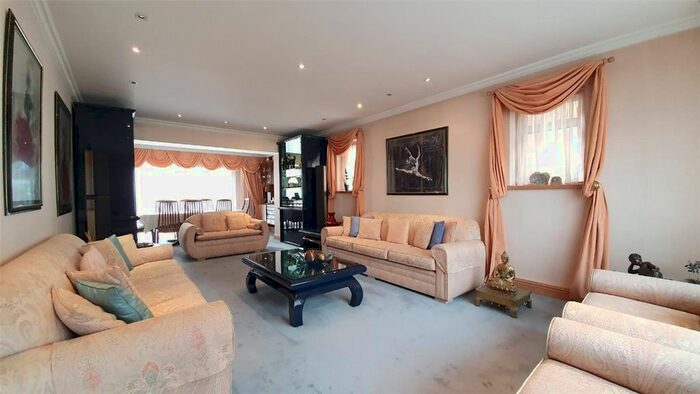 3 Bedroom Detached House To Rent In Kelvin Crescent, Harrow, HA3