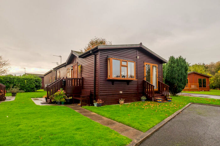 2 Bedroom Lodge For Sale In Conifer Crescent, Moss Side, FY8