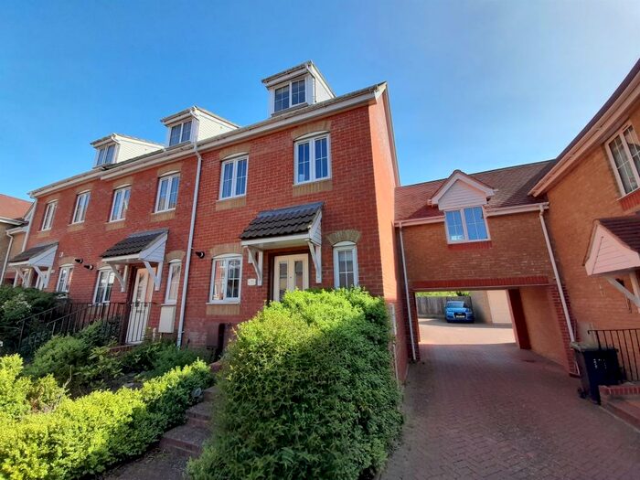 3 Bedroom House To Rent In Chaucer Close, Stowmarket, IP14