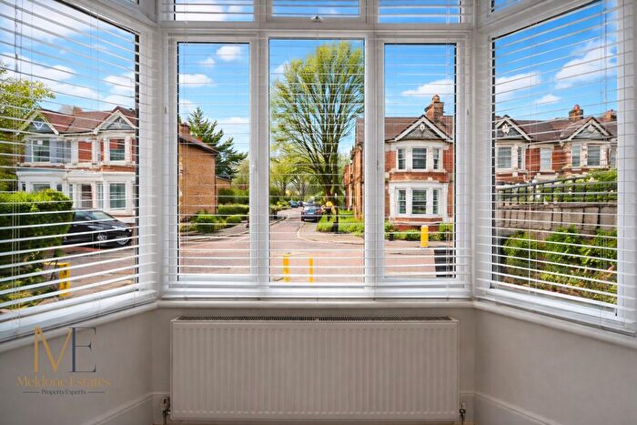 2 Bedroom Flat For Sale In Brownhill Road, Catford, London, SE6 - Photo 3