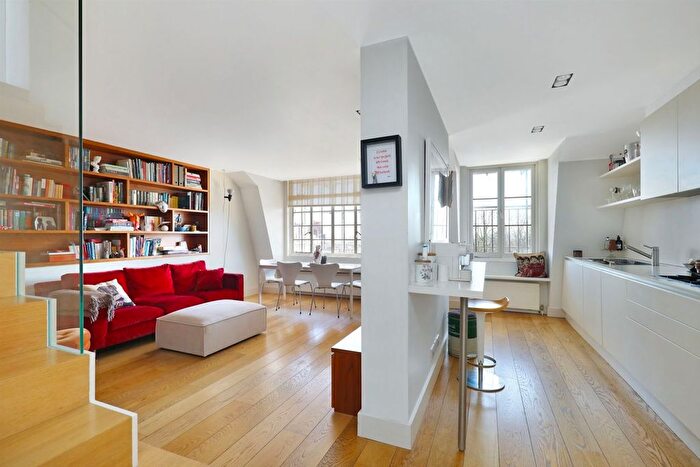 3 Bedroom Flat For Sale In Airlie Gardens, Kensington, W8