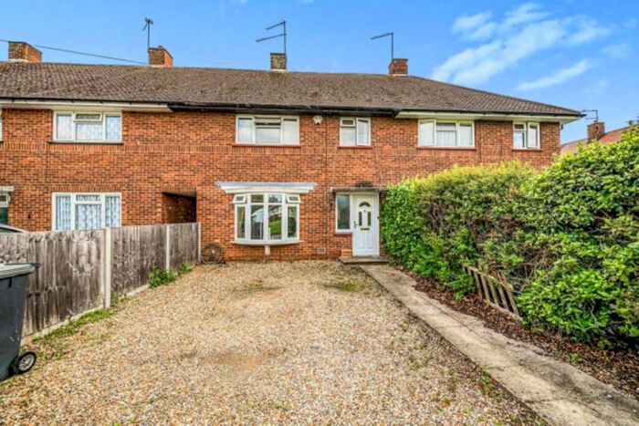 3 Bedroom Terraced House To Rent In Phipps Road, Burnham, Berkshire, SL1