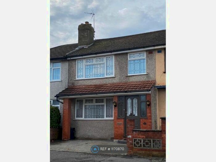 3 Bedroom Terraced House To Rent In St. Andrews Avenue, Hornchurch, RM12