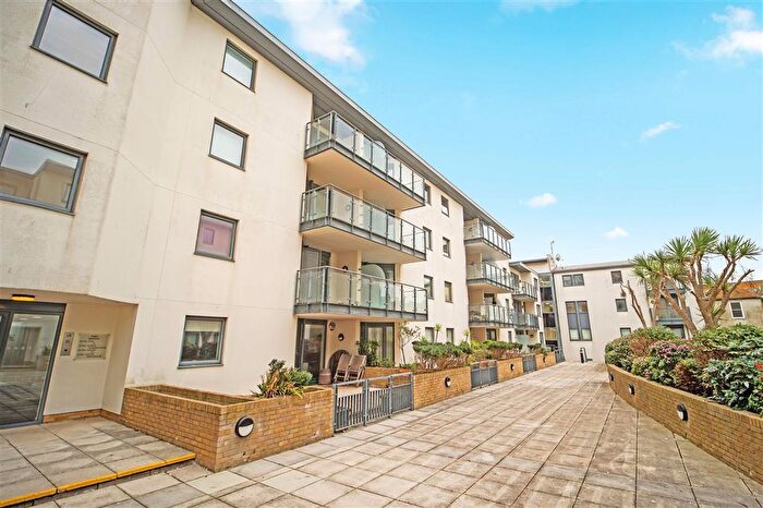 3 Bedroom Flat For Sale In West Street, Brighton, BN1