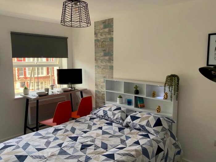 Studio To Rent In Camberwell Road, London, SE5