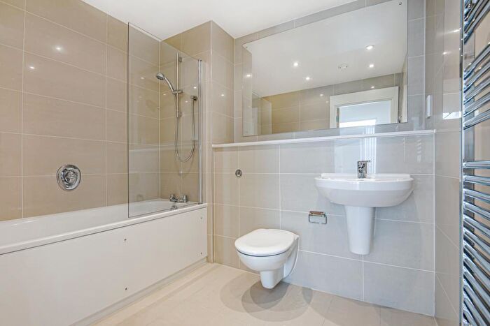 2 Bedroom Apartment To Rent In Royal Winchester House, Bracknell, RG12